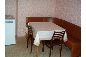 Cehia Chata Komorní Lhotka, Exteriorul